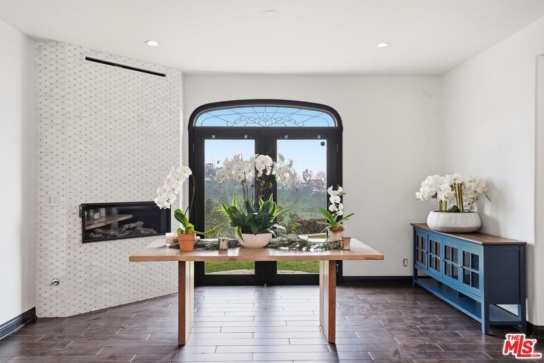 1036 El Medio Ave - Photo 6 of 33