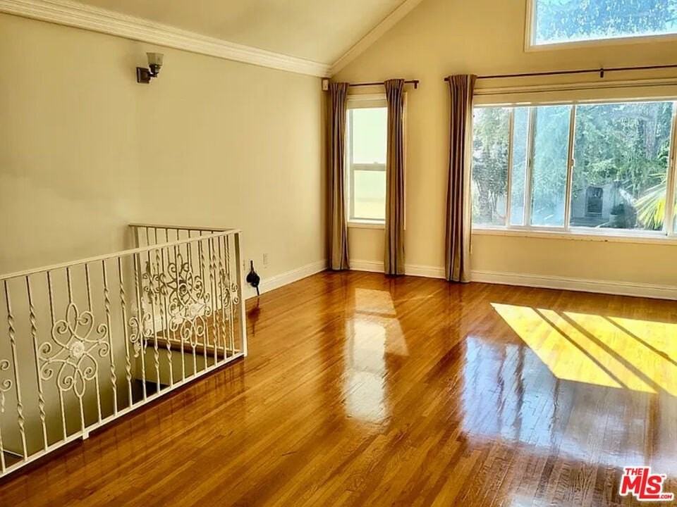 825 12th St Apt 2 #2 - Photo 5 of 9