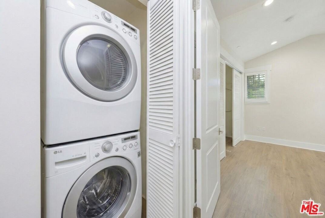 2020 Holly Dr Apt 5 #5 - Photo 7 of 10