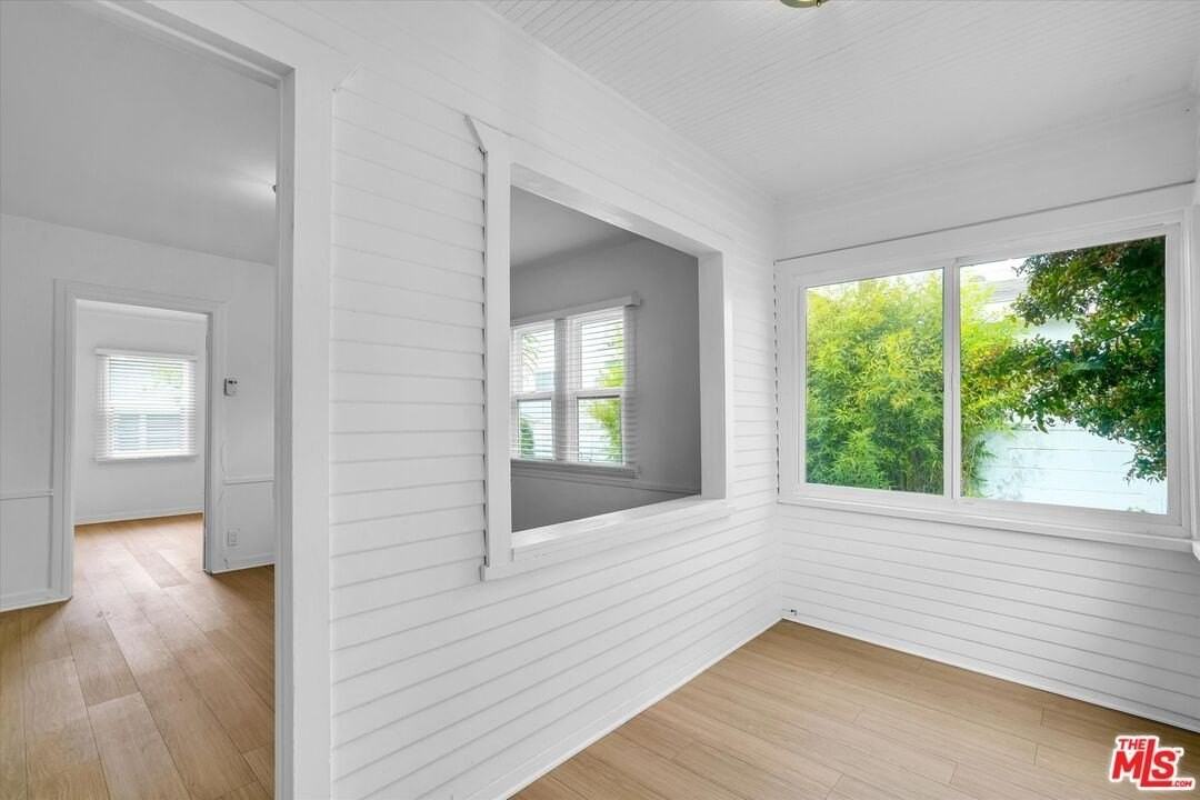 1542 Harvard St Apt A #A - Photo 3 of 27