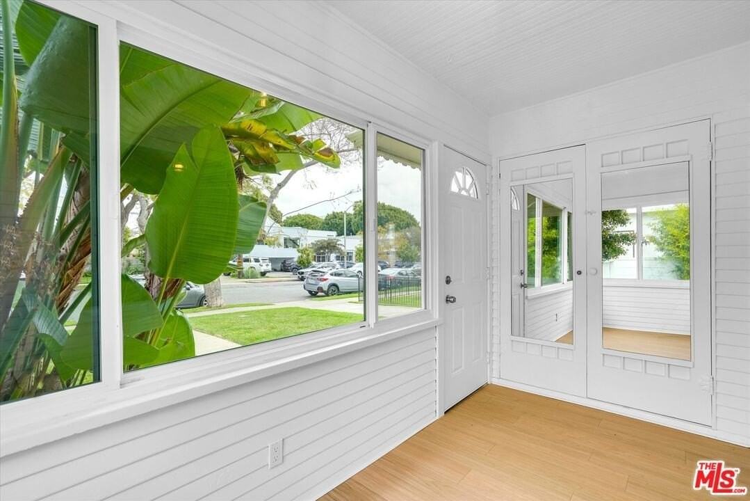 1542 Harvard St Apt A #A - Photo 4 of 27