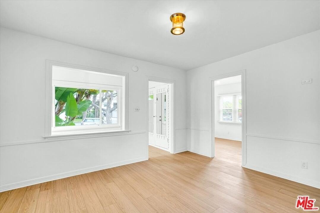 1542 Harvard St Apt A #A - Photo 6 of 27