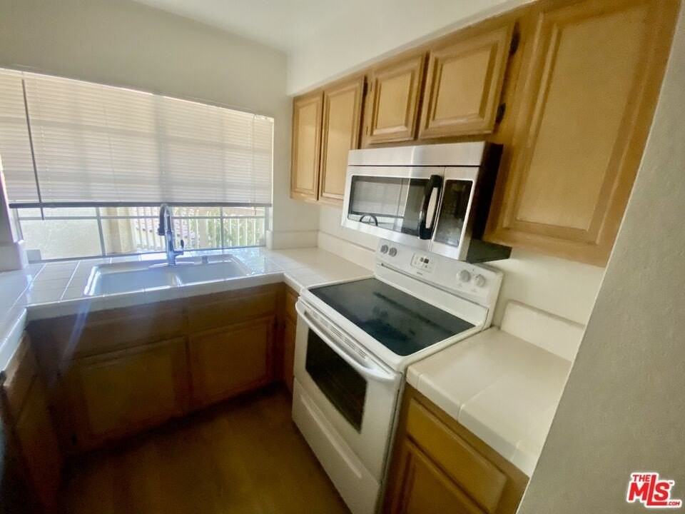 675 Oak Run Trl Unit Tl301 - Photo 6 of 14