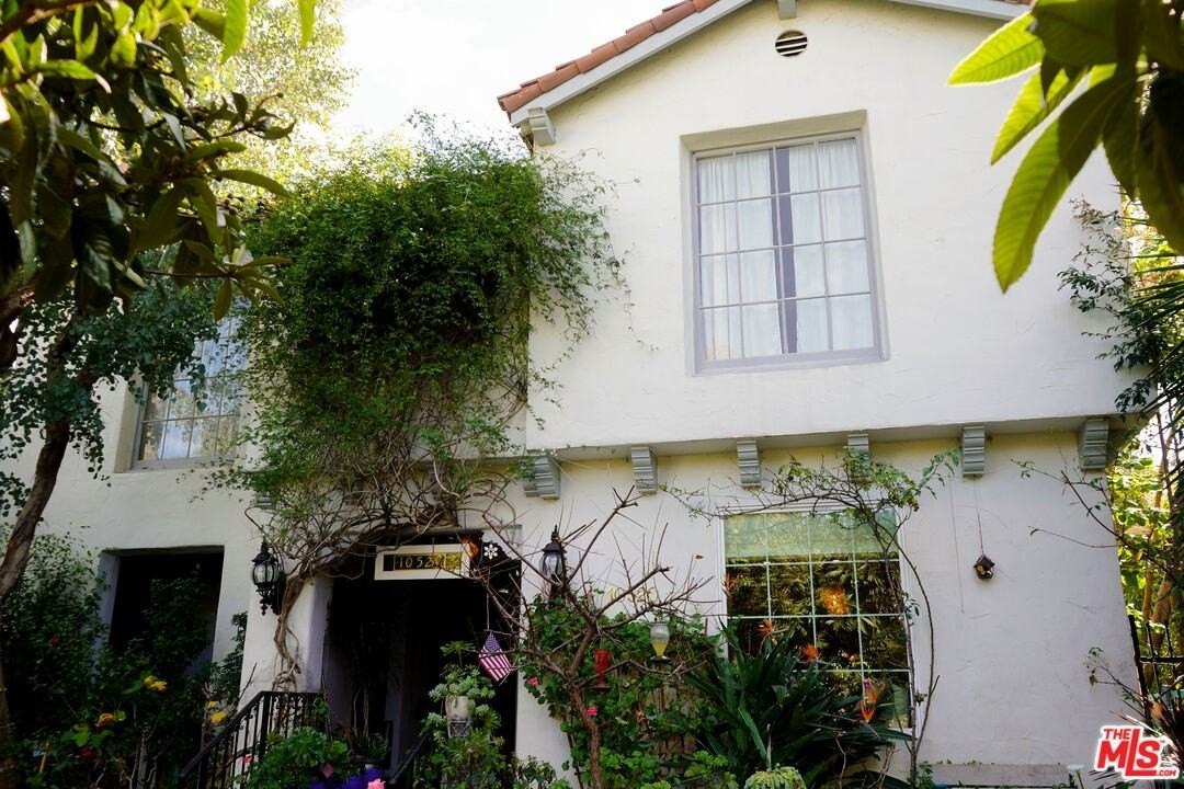 10520 Eastborne Ave Apt 3 #3