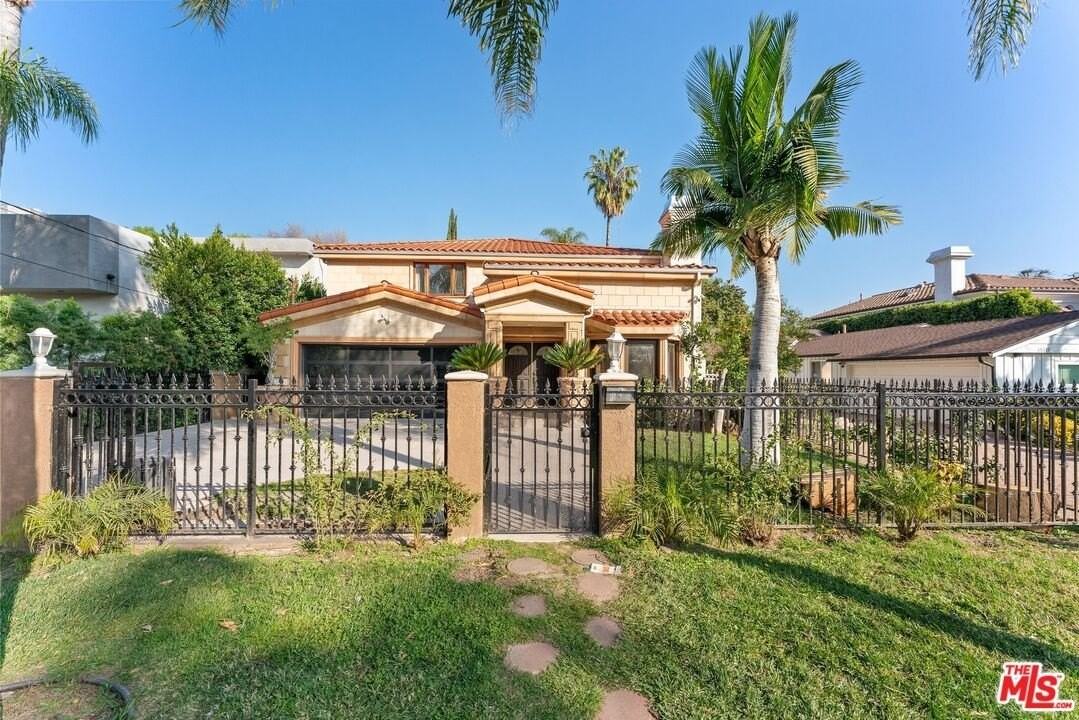 15123 Greenleaf St - Photo 3 of 49