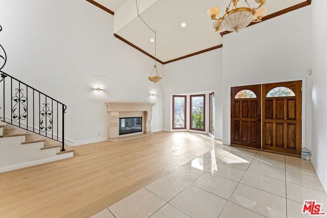 15123 Greenleaf St - Photo 5 of 49