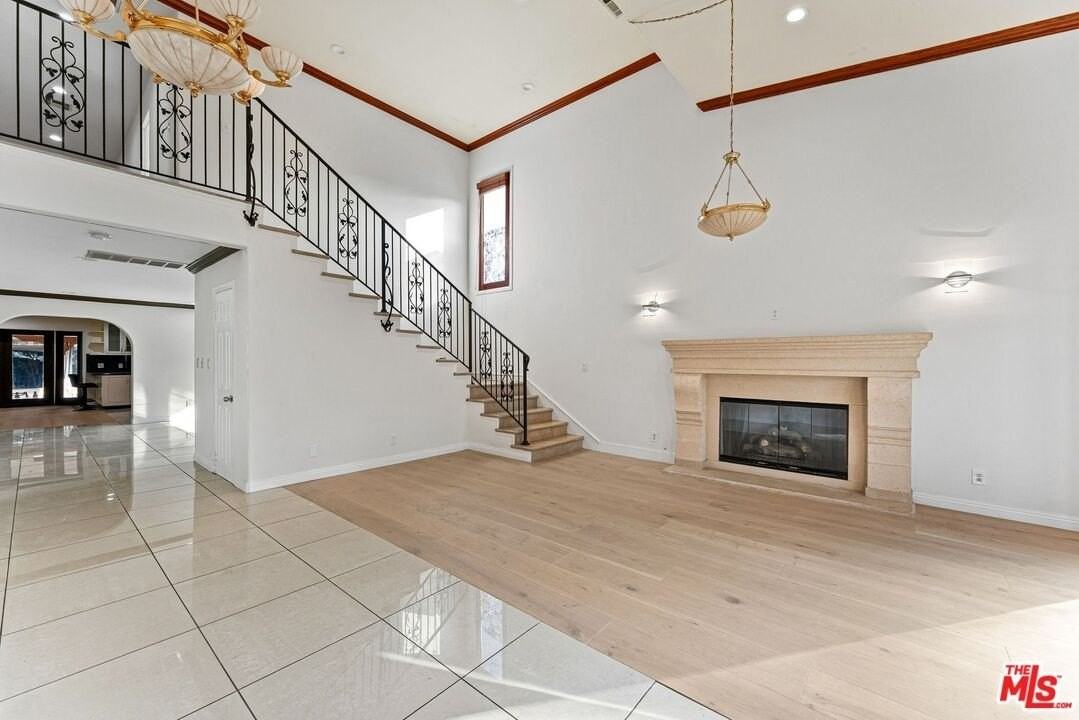 15123 Greenleaf St - Photo 6 of 49