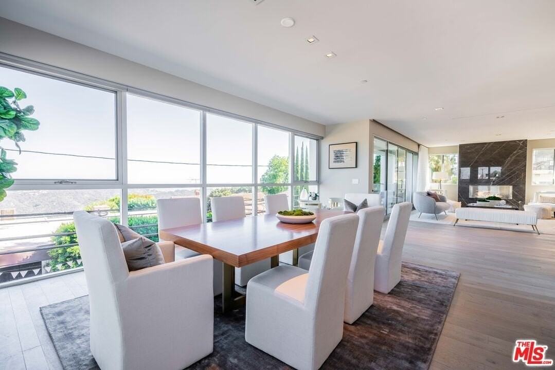 2391 Roscomare Rd Apt 401 #401 - Photo 2 of 22