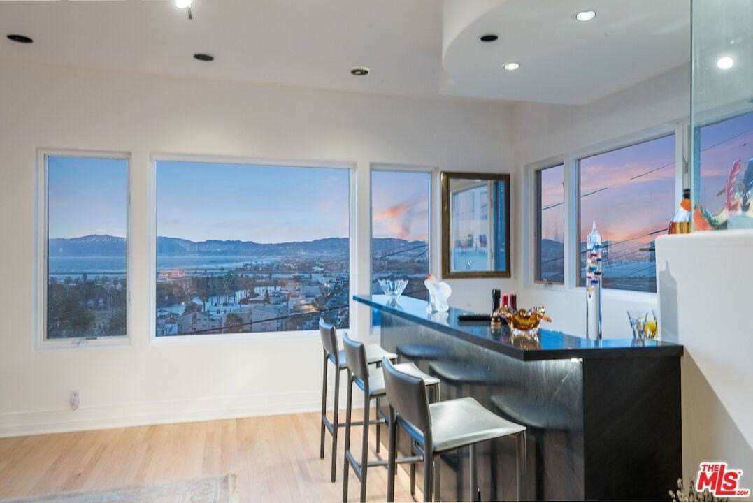 227 Fowling St - Photo 2 of 50