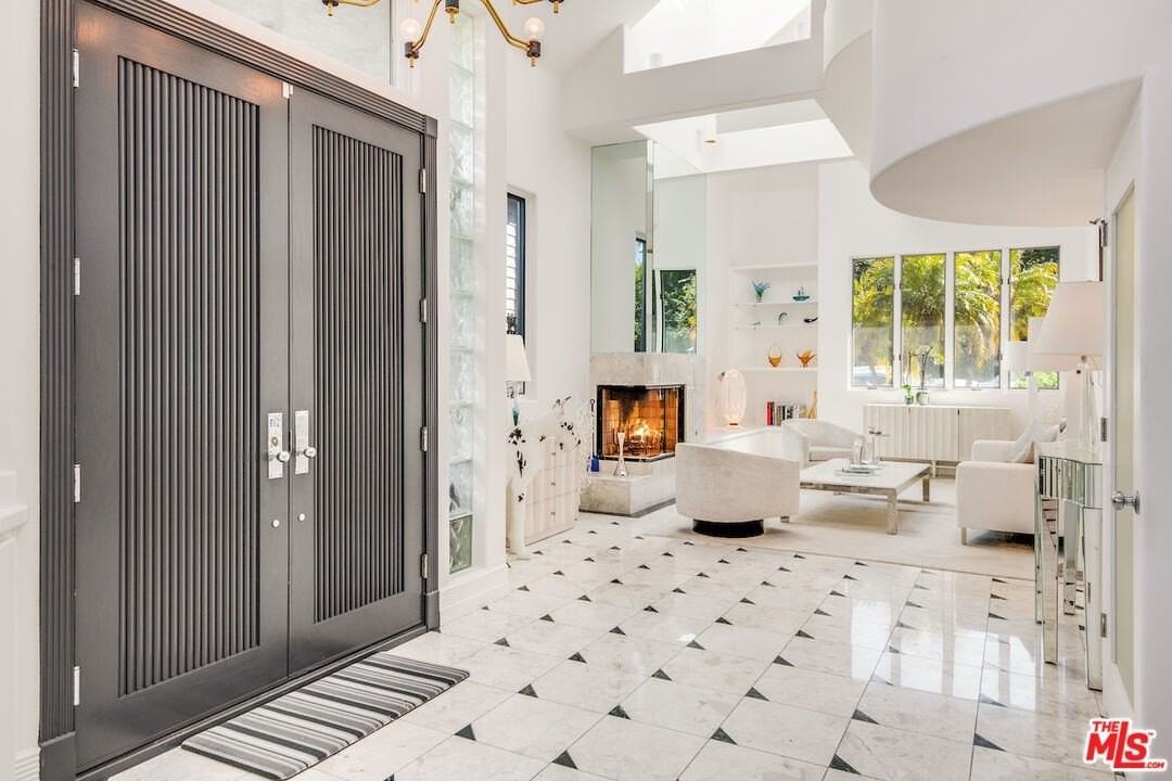 227 Fowling St - Photo 7 of 50