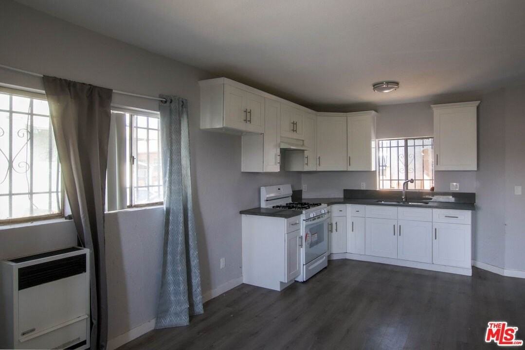 4710 Wall St - Photo 2 of 7