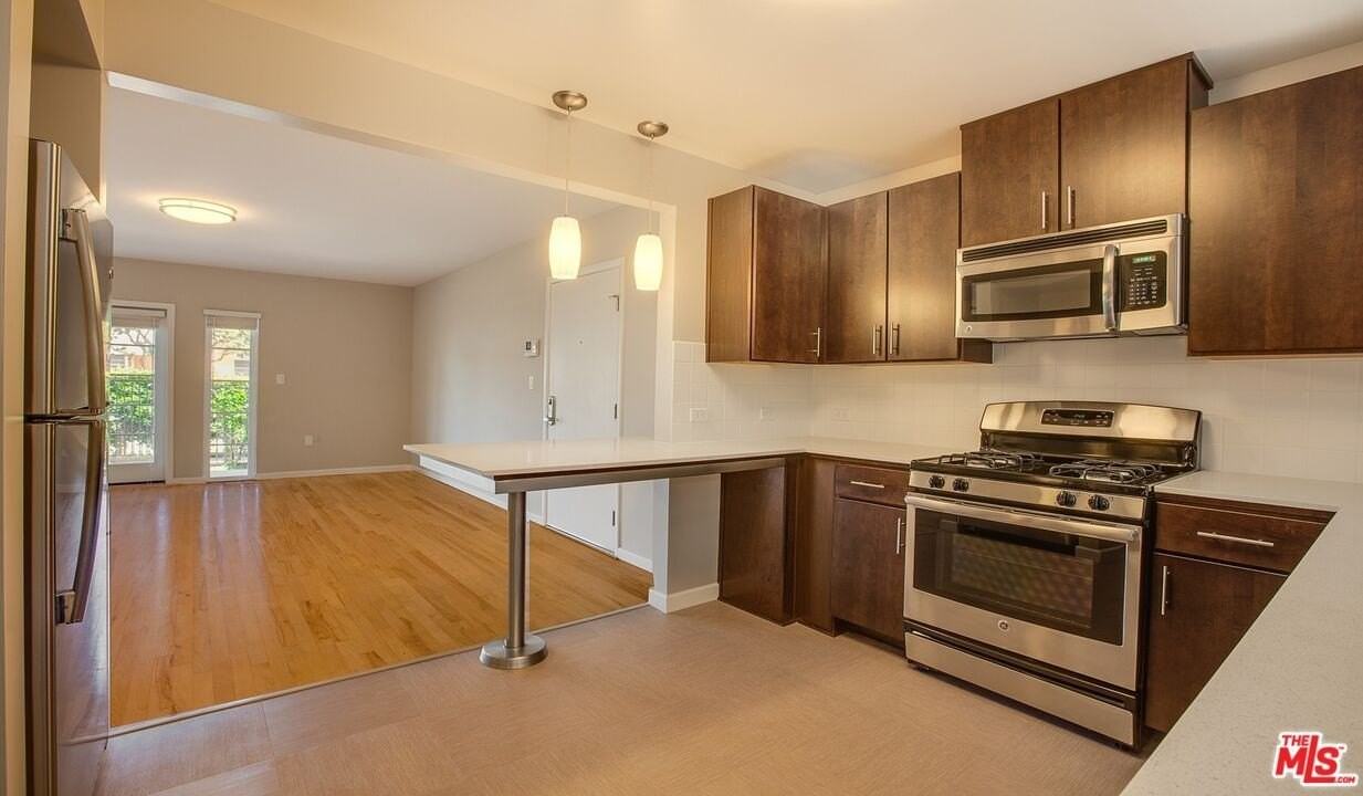 936 Lake St Apt 4 #4 - Photo 2 of 9