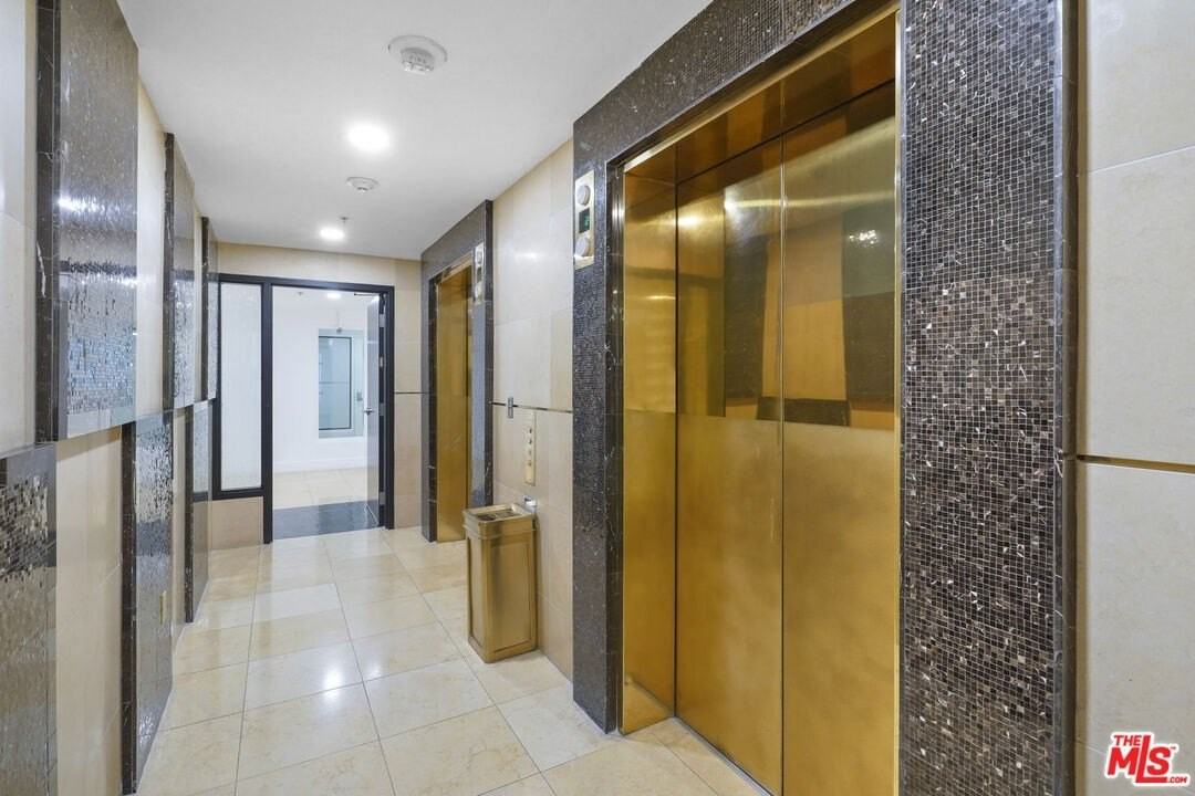 3141 Michelson Dr Unit 1506 #1506 - Photo 6 of 49