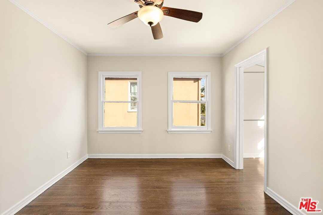 10615 Ayres Ave - Photo 7 of 10