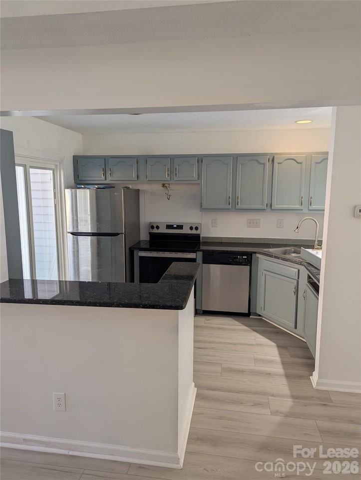 5976 Prescott Ct - Photo 3 of 26