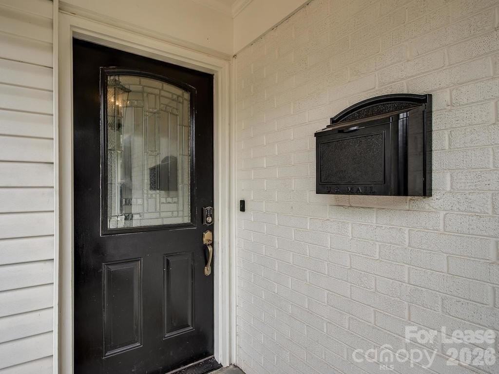 1201 Seneca Pl - Photo 3 of 22