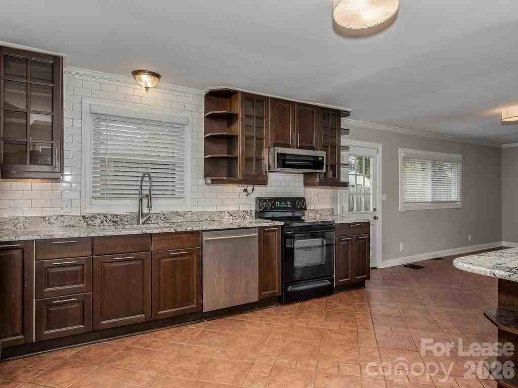 1201 Seneca Pl - Photo 5 of 22