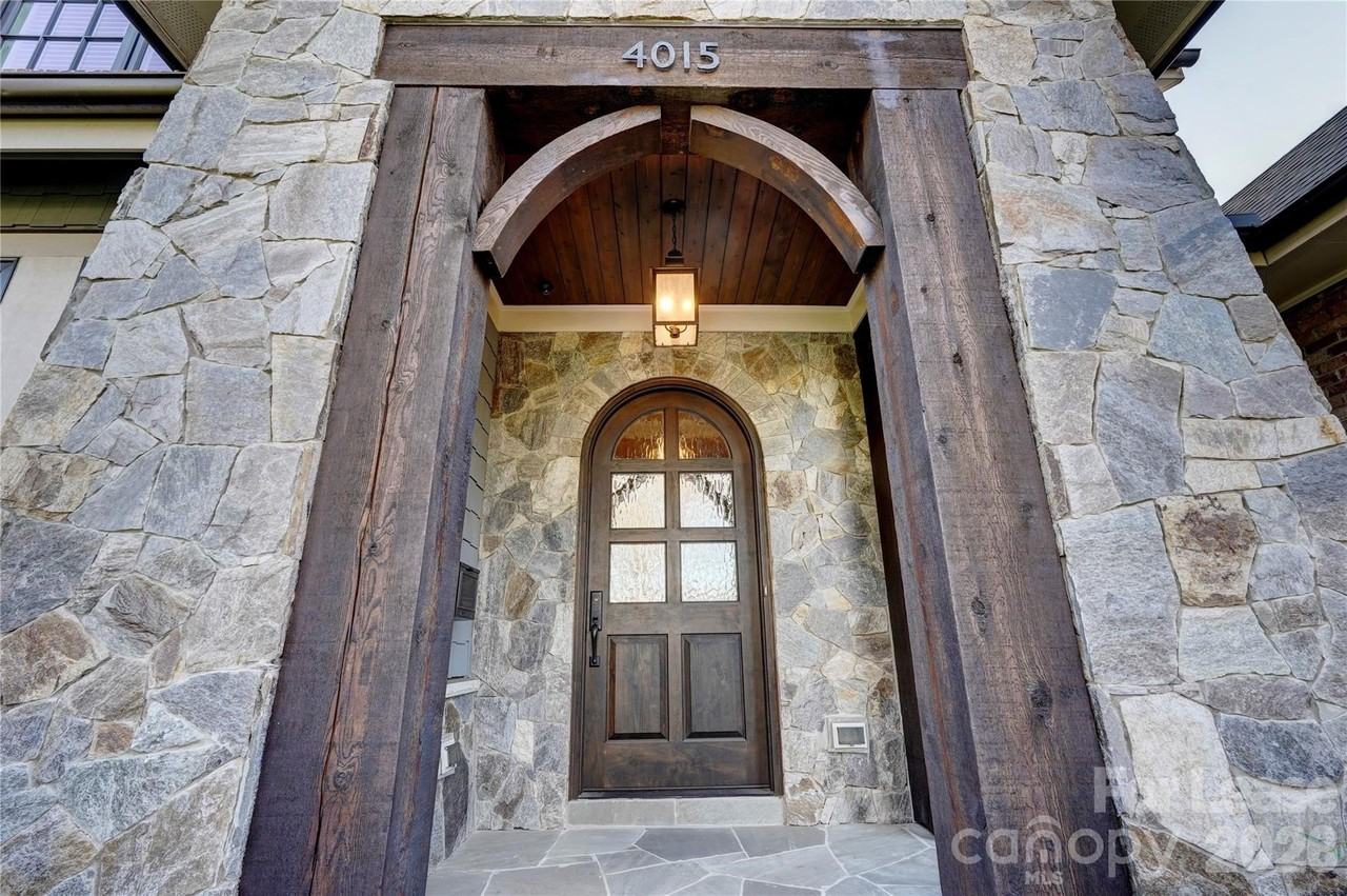 4015 Arborway - Photo 2 of 48