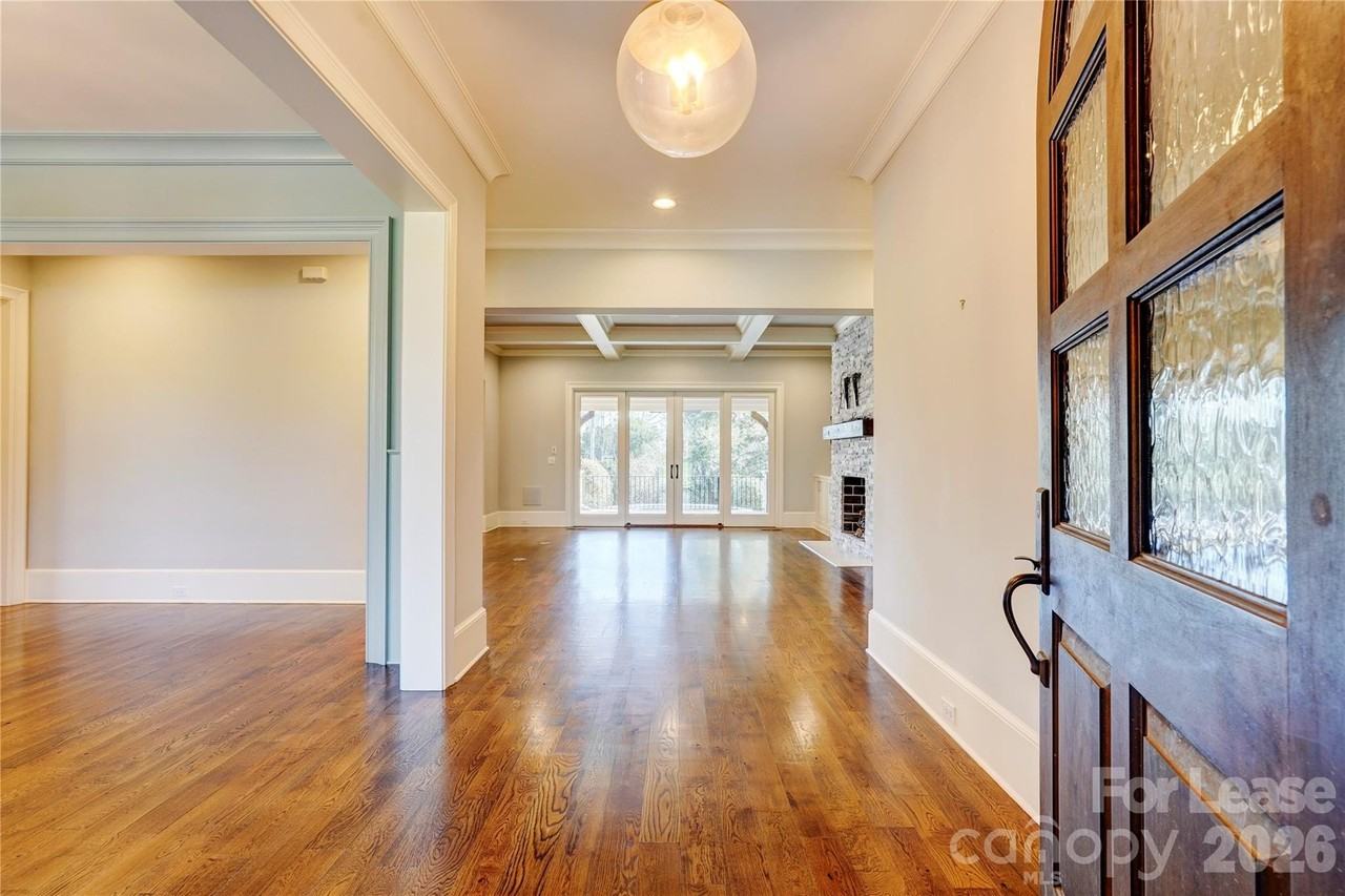 4015 Arborway - Photo 3 of 48