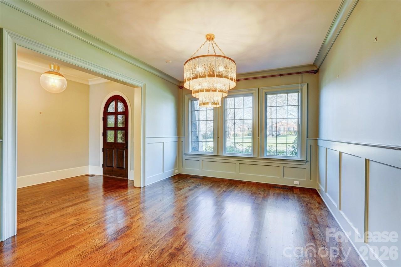 4015 Arborway - Photo 5 of 48