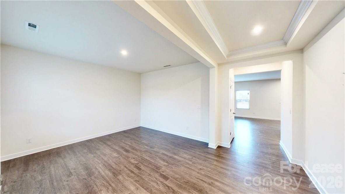 4500 Collingham Dr - Photo 4 of 37