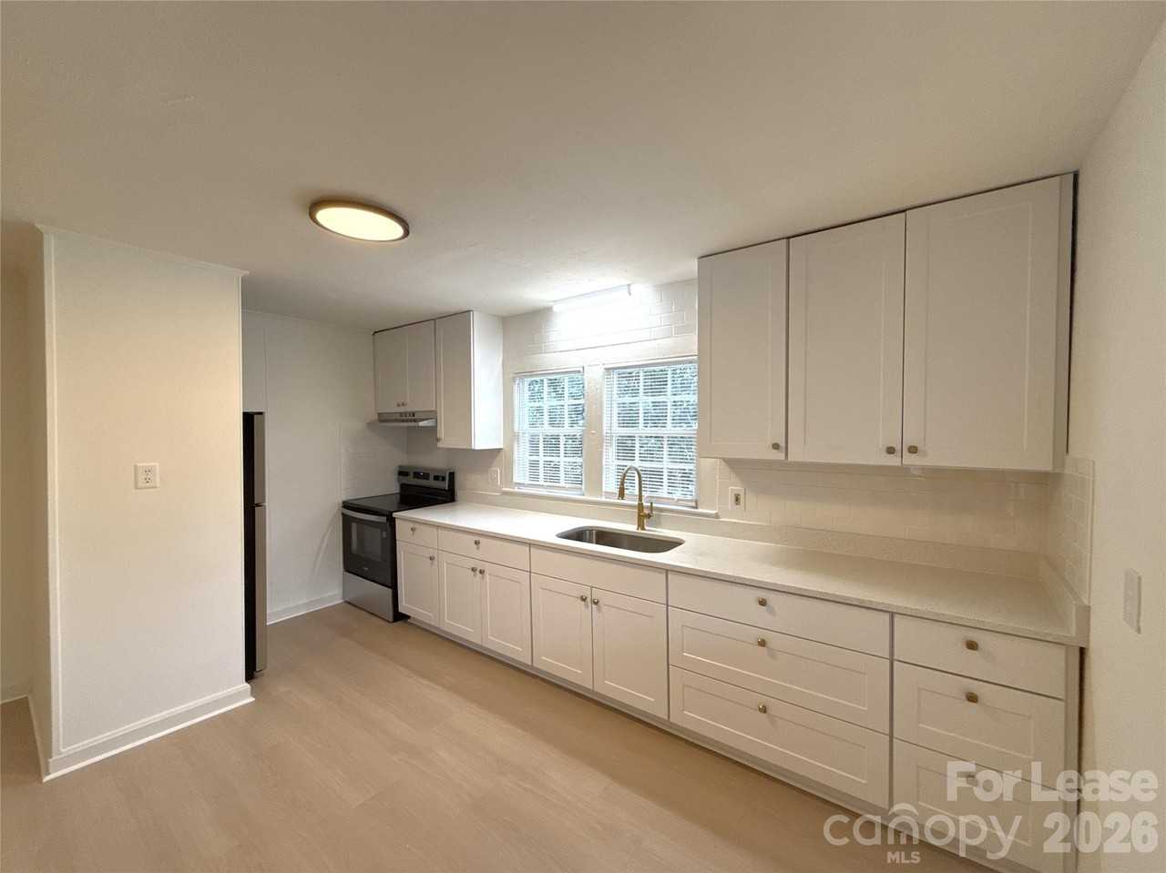 1903 Flint Ln - Photo 3 of 11