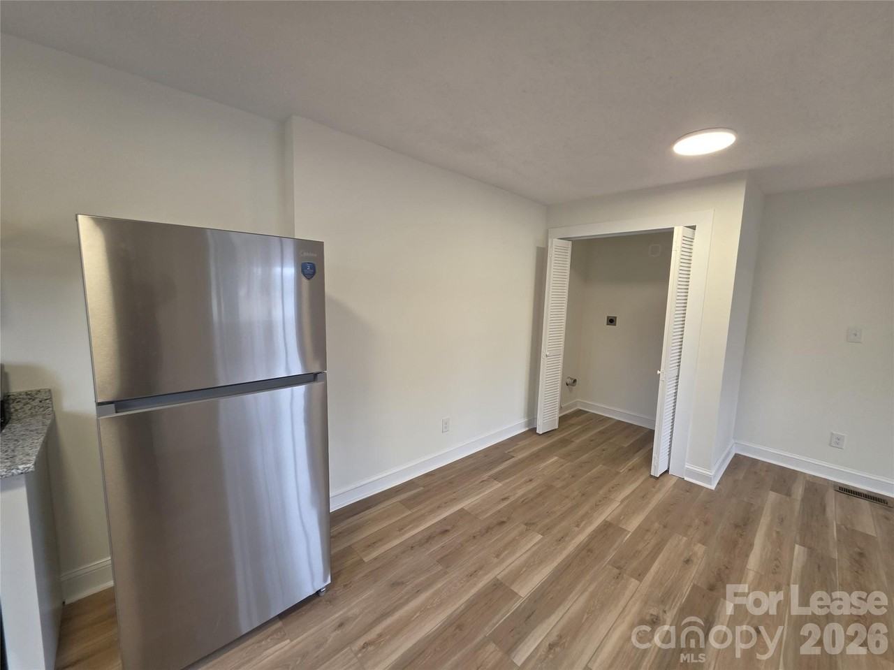 1407 Sherwood Dr - Photo 5 of 16