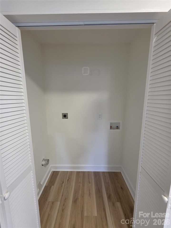 1407 Sherwood Dr - Photo 6 of 16