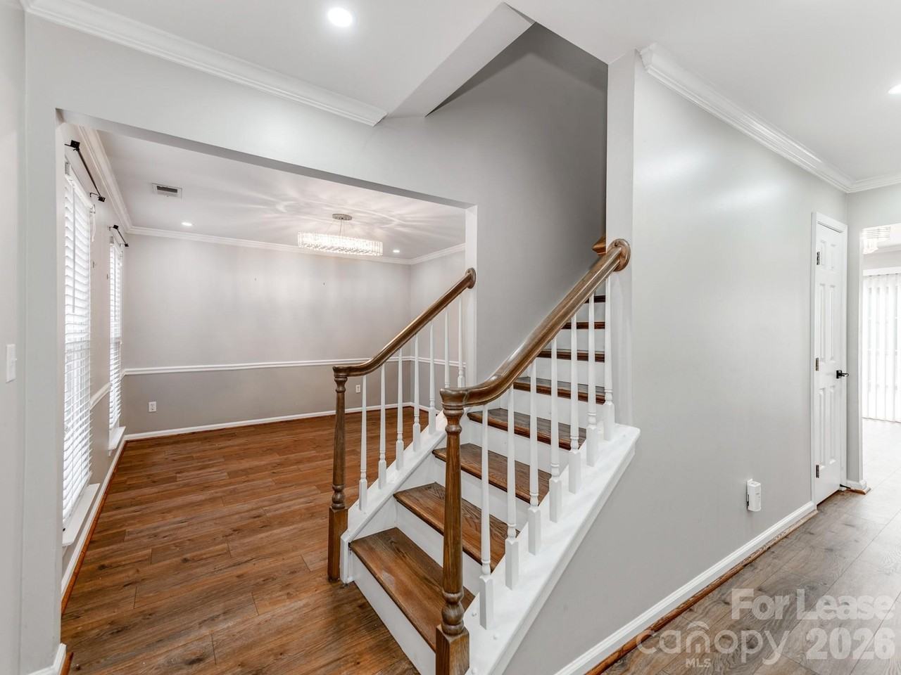 15893 Wayland Dr - Photo 4 of 35