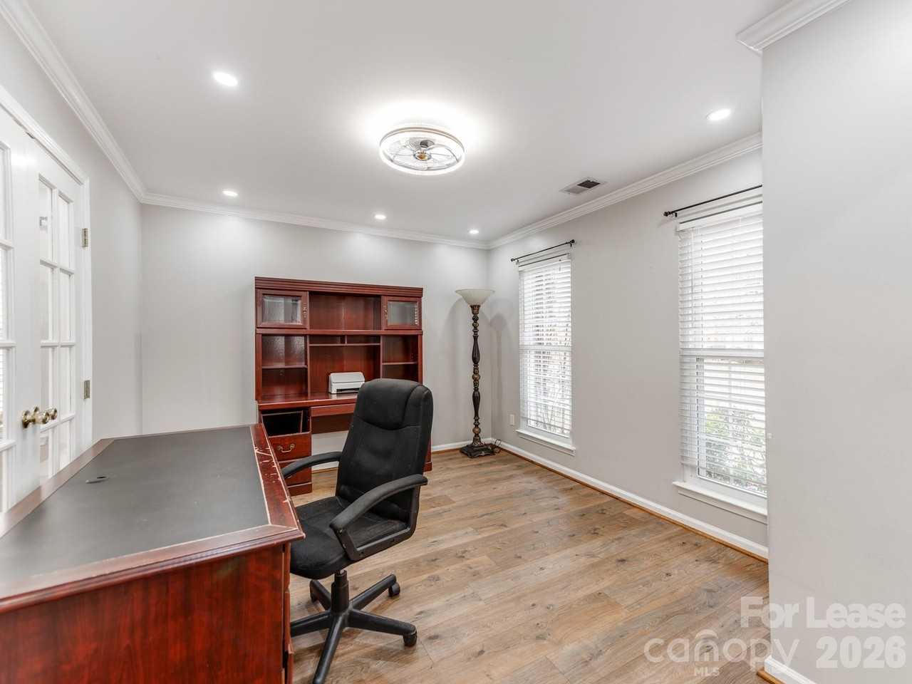 15893 Wayland Dr - Photo 6 of 35