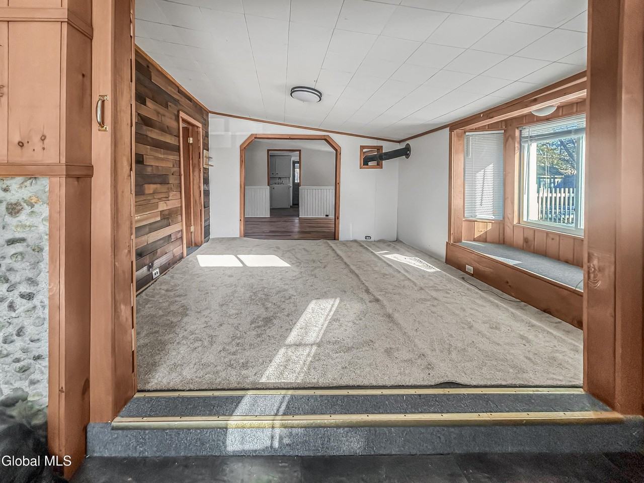 196 Luzerne Rd - Photo 3 of 31