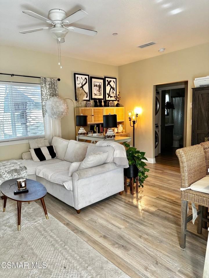 1226 Aster St - Photo 4 of 15