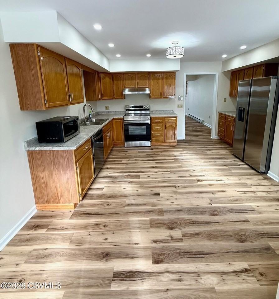 219 Birchtree Ln - Photo 4 of 19