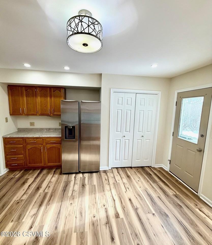 219 Birchtree Ln - Photo 6 of 19