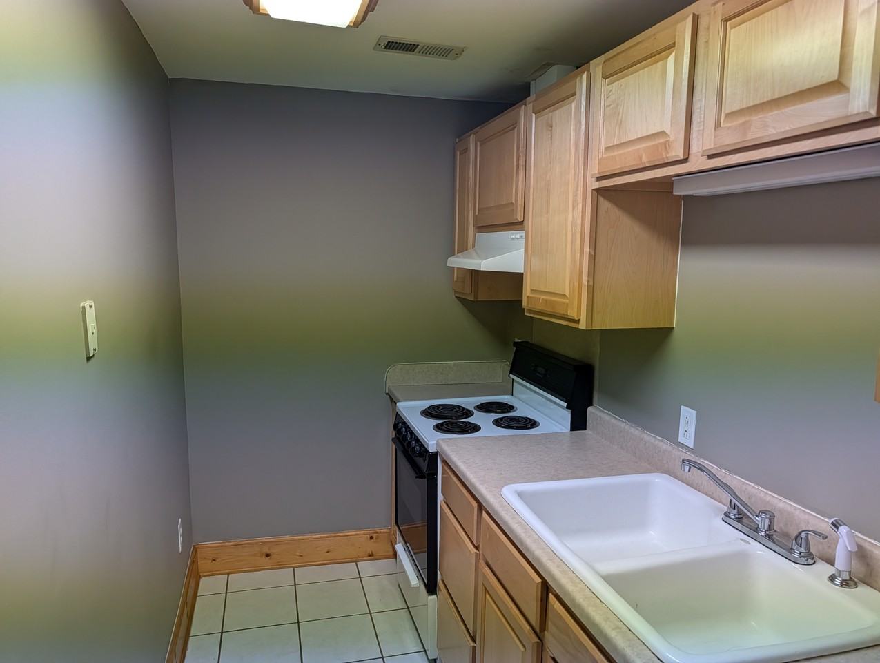 1411 West G Street - Photo 4 of 16