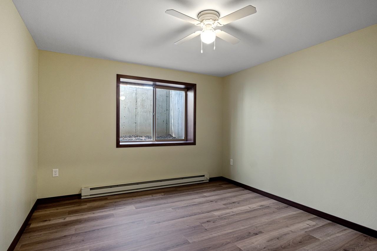 902 Menomonie St, Eau Claire, WI, USA - Photo 2 of 30