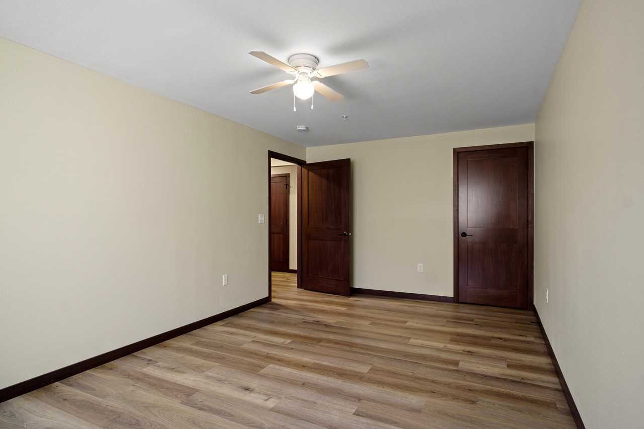 902 Menomonie St, Eau Claire, WI, USA - Photo 3 of 30