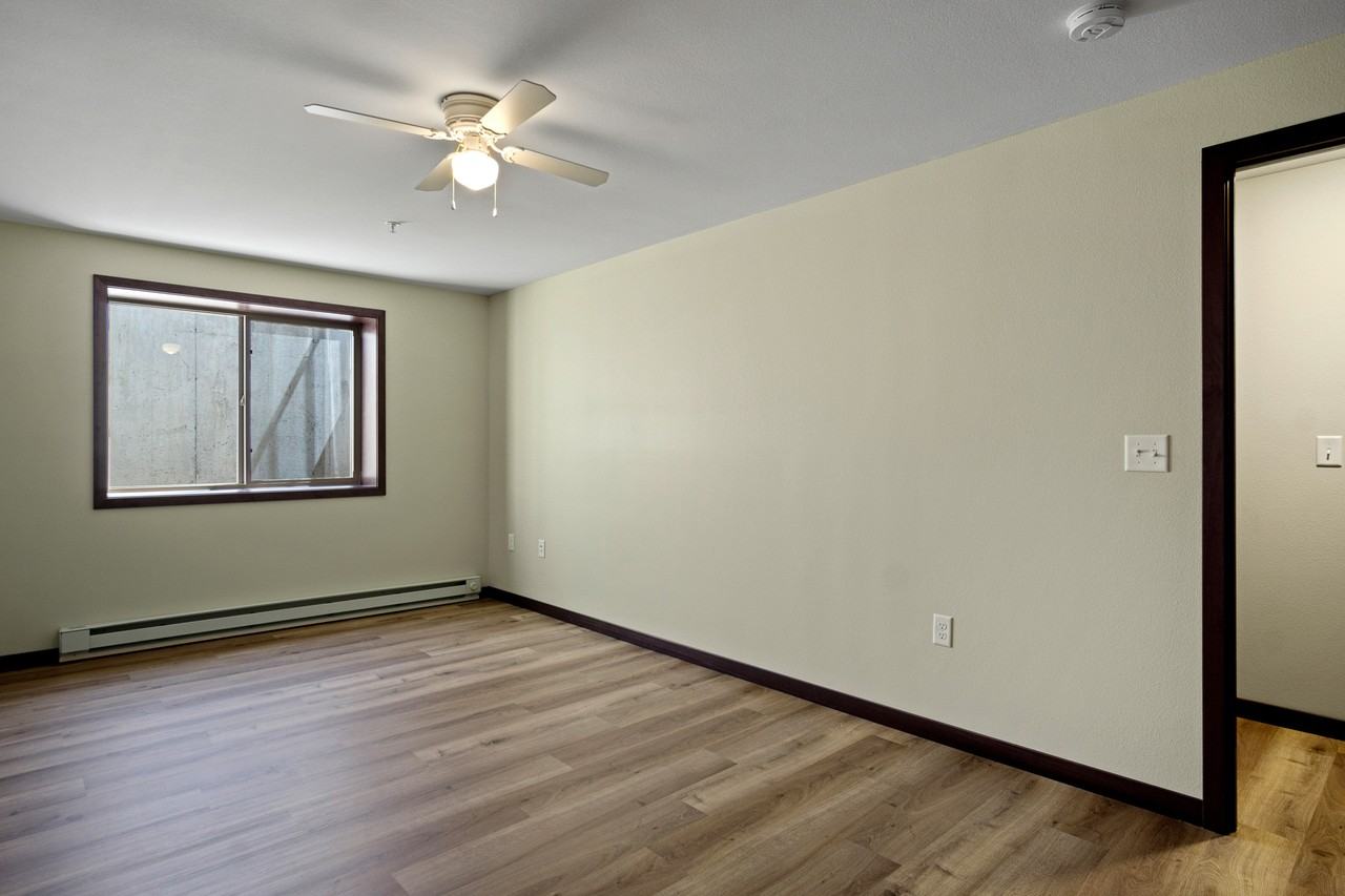 902 Menomonie St, Eau Claire, WI, USA - Photo 6 of 30