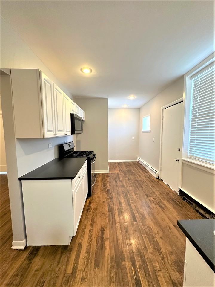 Drake - Photo 6 of 19