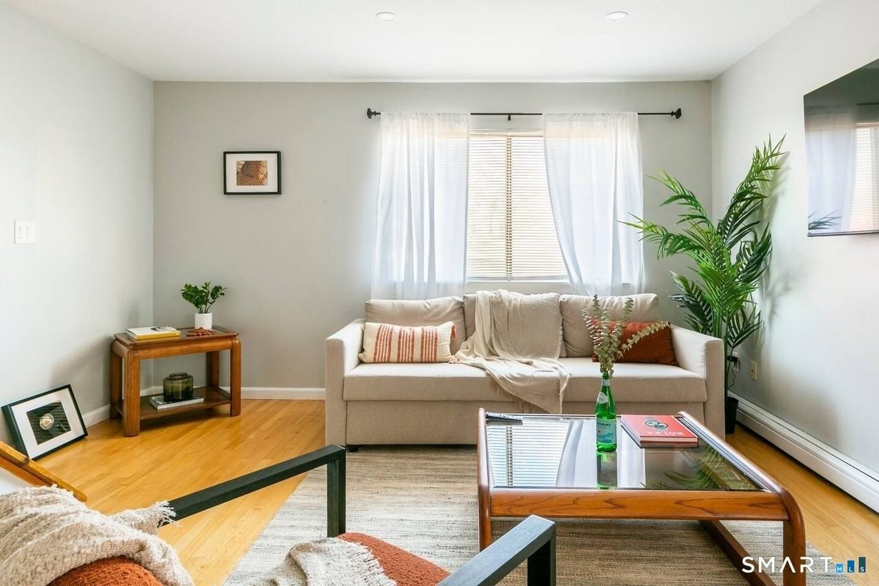 516 Indian Ave - Photo 3 of 14