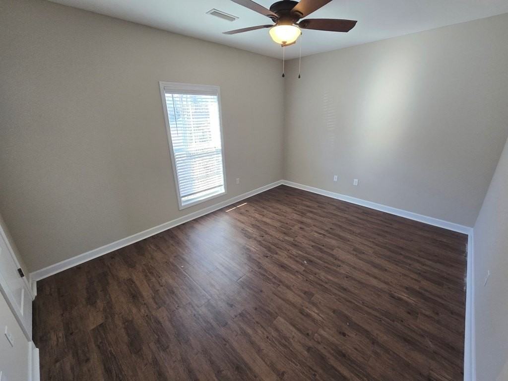 220 Blazer Dr - Photo 4 of 8