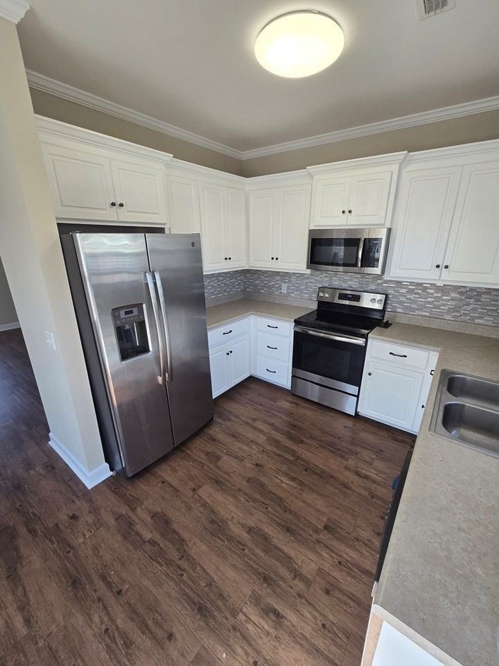 220 Blazer Dr - Photo 6 of 8