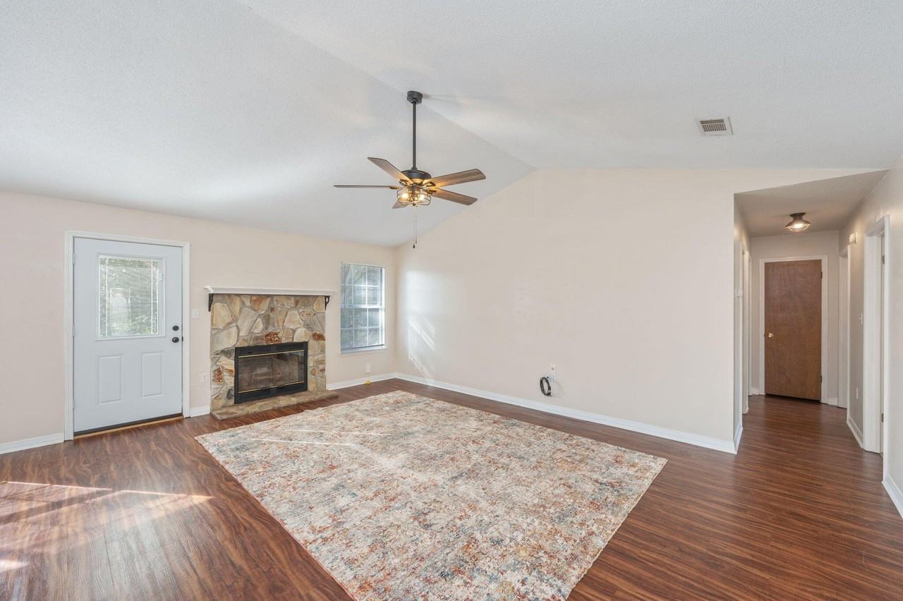 423 Northview Ln - Photo 5 of 29