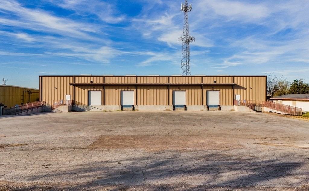 367 Bullis - Photo 2 of 11