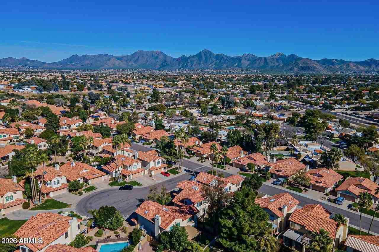 9145 E Jenan Dr - Photo 3 of 28