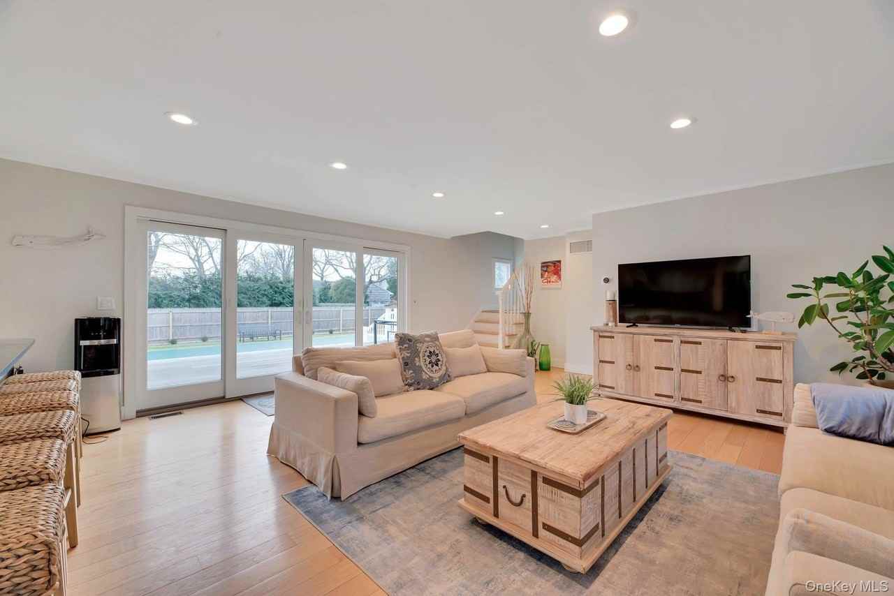 550 Krause Rd - Photo 4 of 33