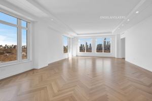 featured image of 15 Central Park W