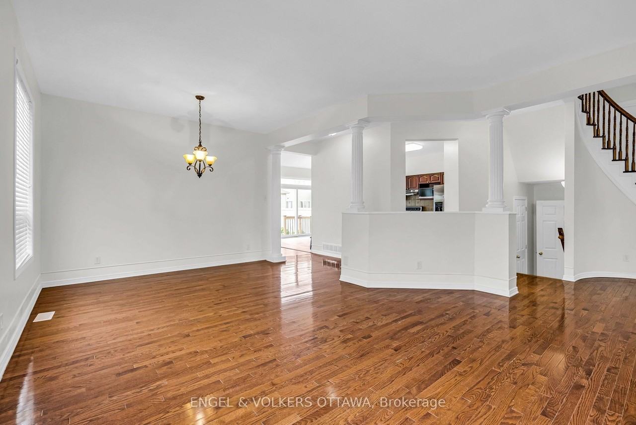 793 Valin St - Photo 3 of 37