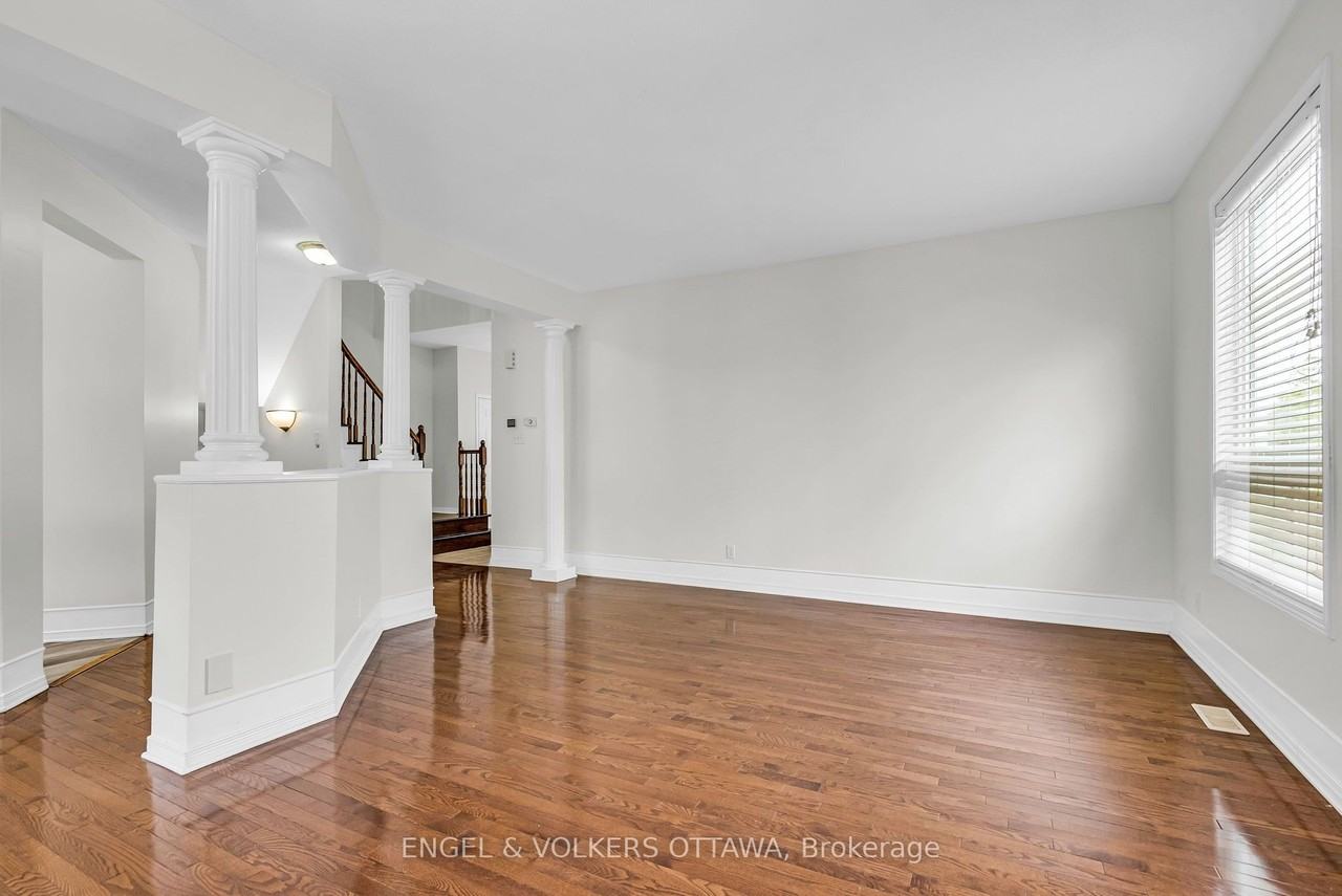 793 Valin St - Photo 4 of 37