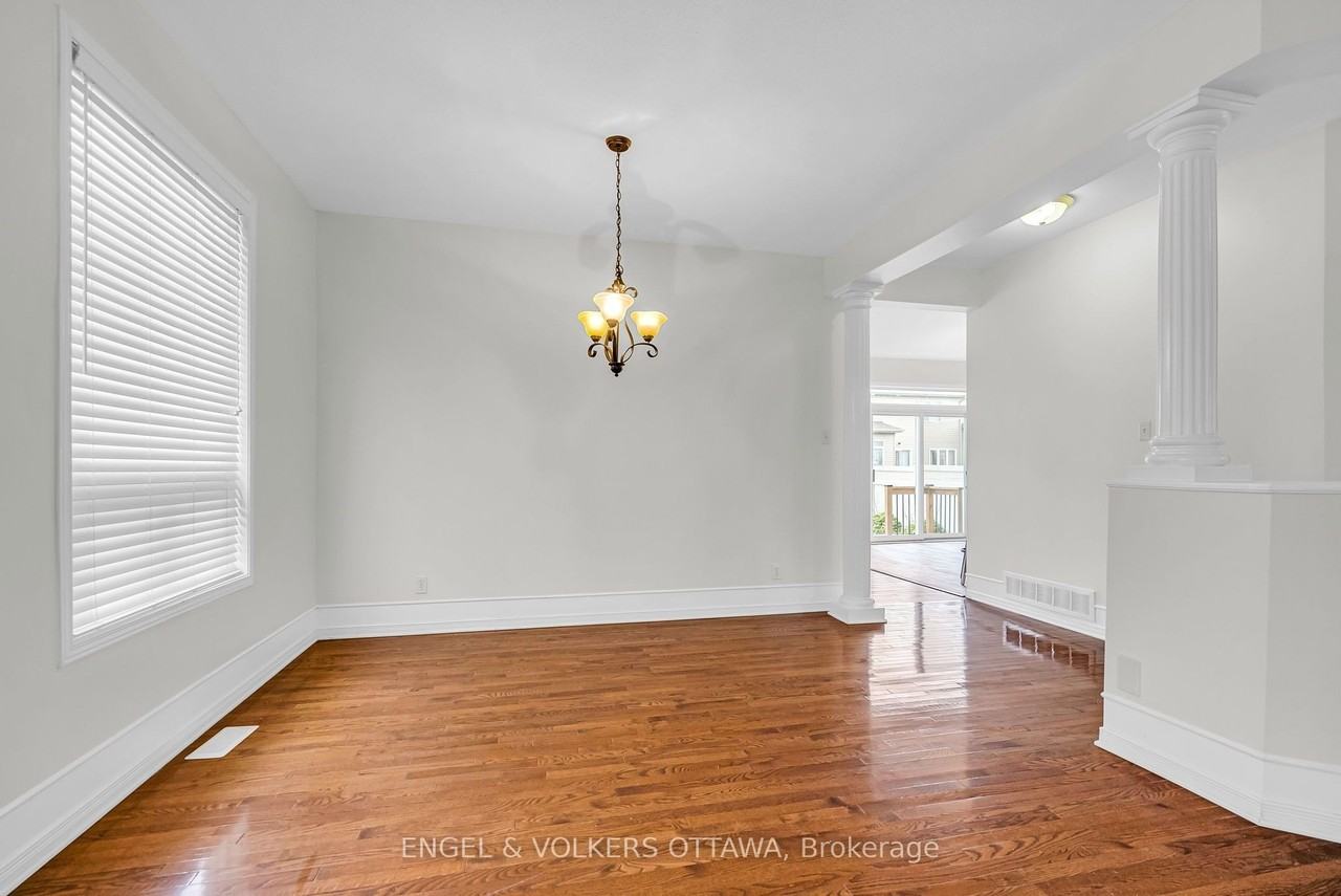 793 Valin St - Photo 5 of 37